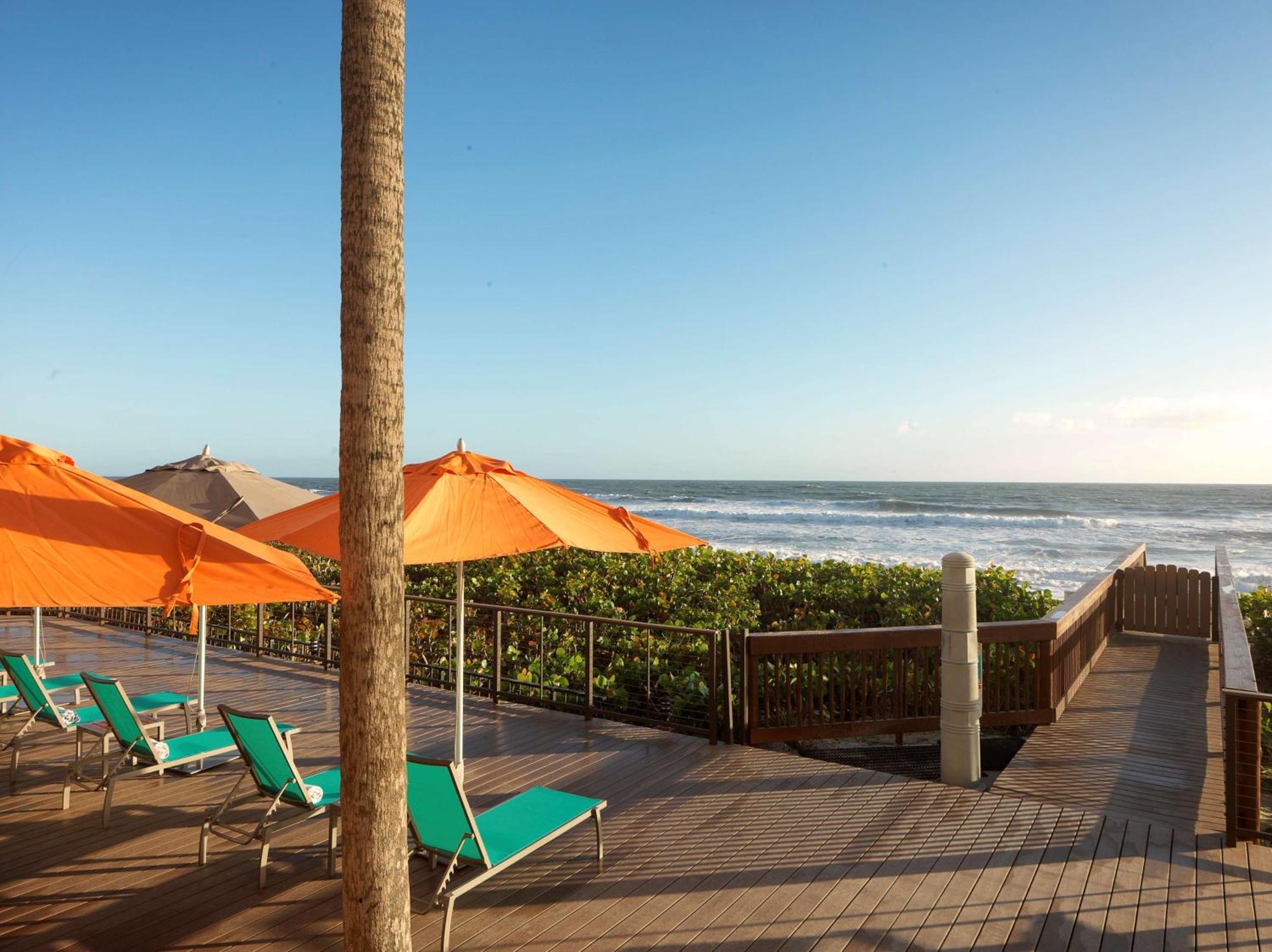 Doubletree Suites By Hilton Melbourne Beach Oceanfront Exteriör bild